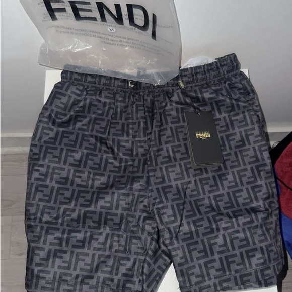 Fendi short - Picture 2 of 6